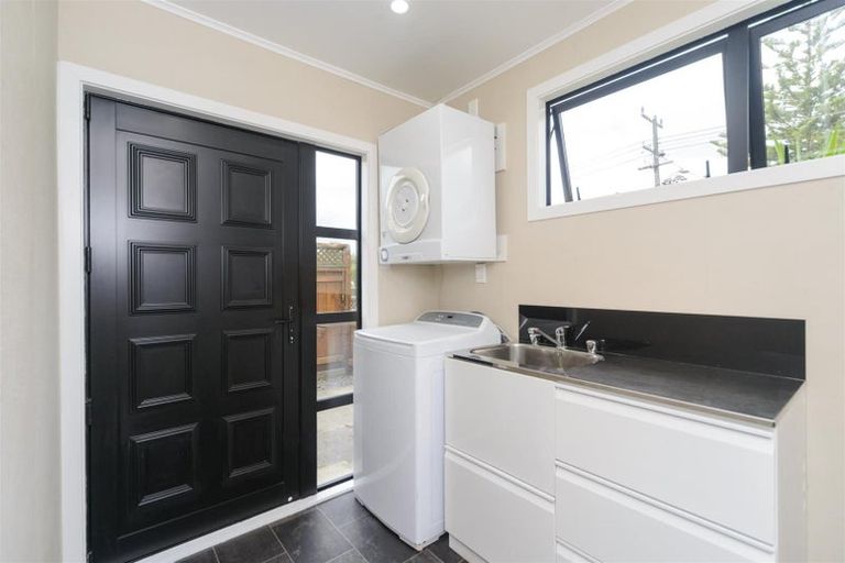 Photo of property in 36 Wanganui Road, Marton, 4710