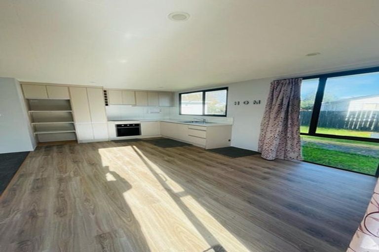 Photo of property in 2/13 Rollerson Street, Papakura, 2110