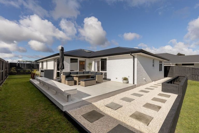 Photo of property in 22 Kahawai Place, Omokoroa, 3114