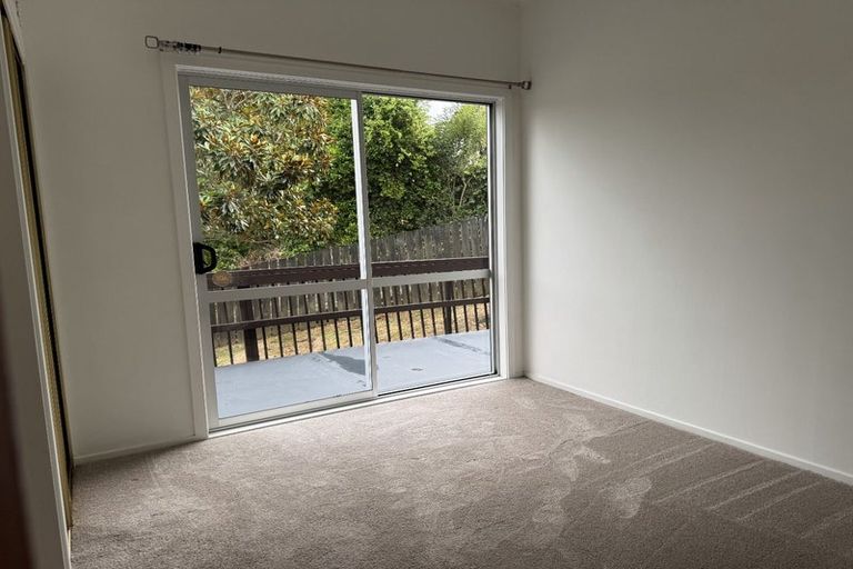 Photo of property in 16 Cheval Drive, Totara Vale, Auckland, 0629