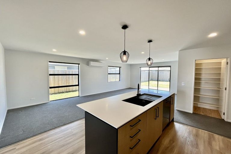 Photo of property in 14 Eileen Way, Rolleston, 7615