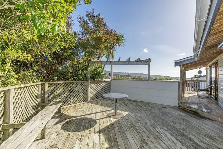 Photo of property in 16 Apple Terrace, Ranui, Porirua, 5024