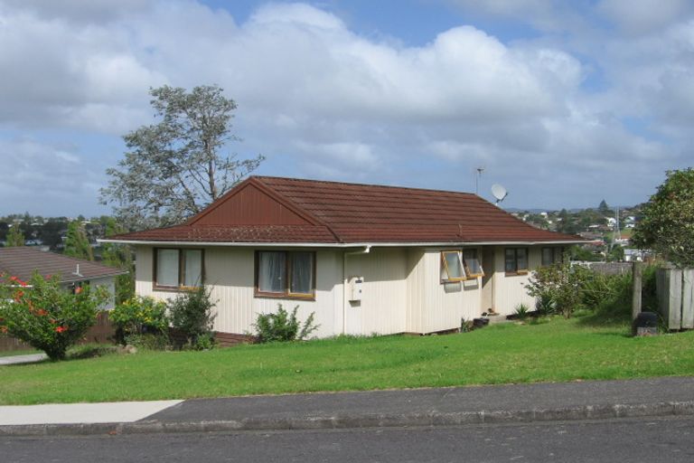 Photo of property in 25 Glenbervie Crescent, Massey, Auckland, 0614