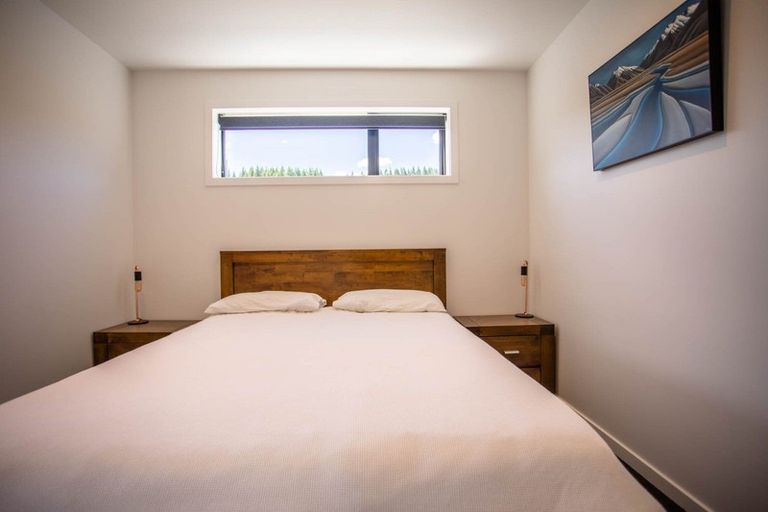 Photo of property in 31 Kirimoko Crescent, Wanaka, 9305