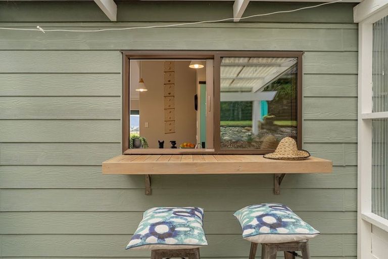 Photo of property in 72 Ocean Beach Road, Tairua, 3508