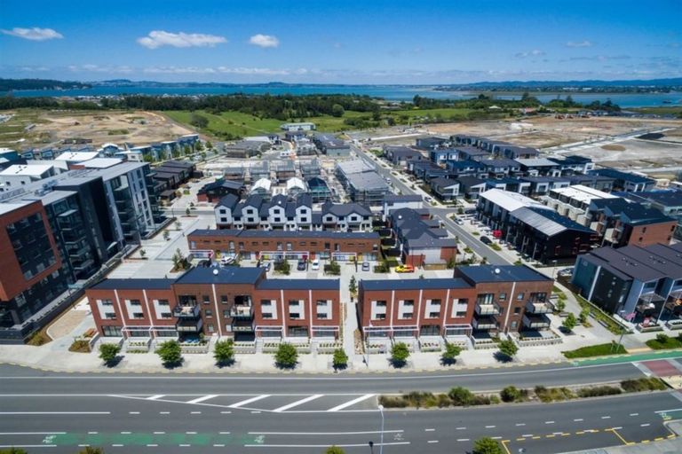 Photo of property in 91b Hobsonville Point Road, Hobsonville, Auckland, 0616