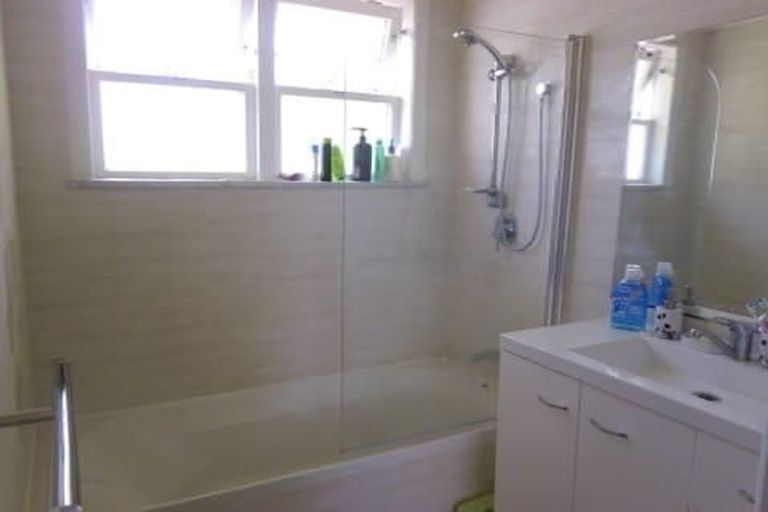 Photo of property in 9 James Street, Glenfield, Auckland, 0629