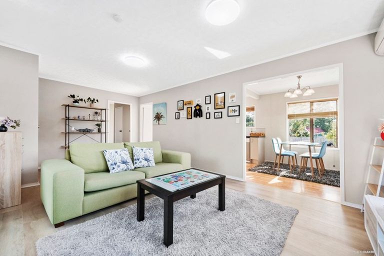 Photo of property in 5 Stoll Place, Clendon Park, Auckland, 2103