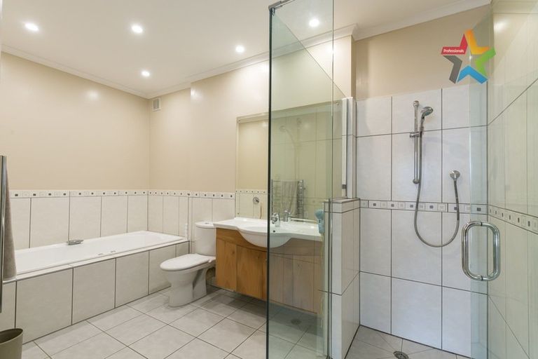 Photo of property in 43 Ponsonby Road, Karori, Wellington, 6012