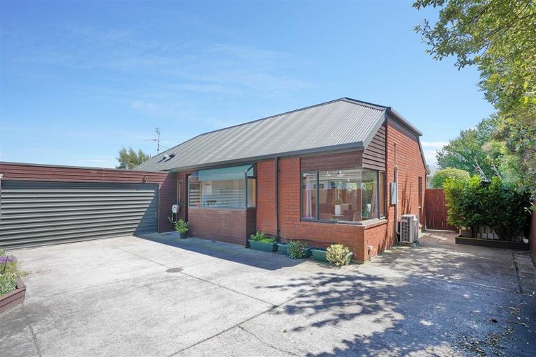Photo of property in 52 Northcote Road, Northcote, Christchurch, 8052