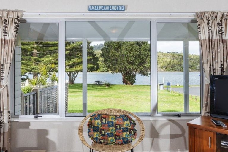 Photo of property in 101 Patuwai Drive, Whangamata, 3620