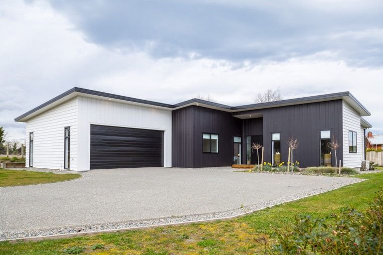 Photo of property in 21 Coralie Place, Lansdowne, Masterton, 5810