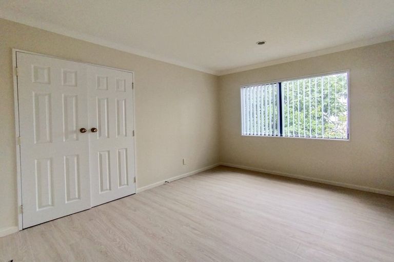 Photo of property in 24 Erne Crescent, East Tamaki, Auckland, 2016