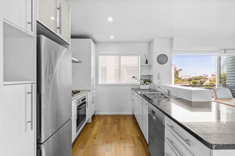 Photo of property in 1/88 Anzac Street, Takapuna, Auckland, 0622