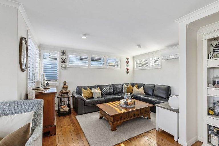 Photo of property in 14 Corlett Road, Plimmerton, Porirua, 5026