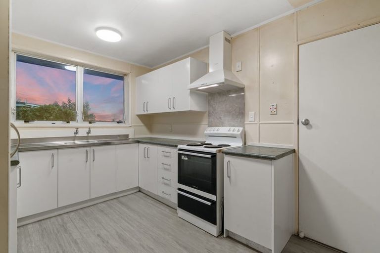 Photo of property in 21 Rountree Place, Conifer Grove, Takanini, 2112