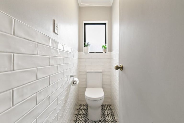 Photo of property in 35 Pelorous Street, Paparangi, Wellington, 6037