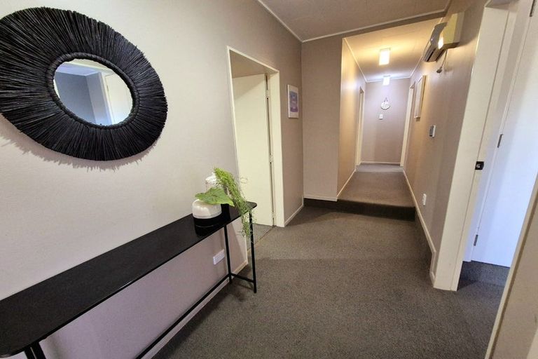 Photo of property in 22b Hillside Drive, Maoribank, Upper Hutt, 5018