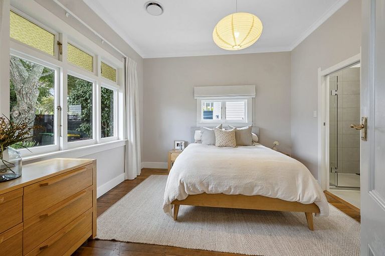 Photo of property in 66 Paynters Avenue, Strandon, New Plymouth, 4312