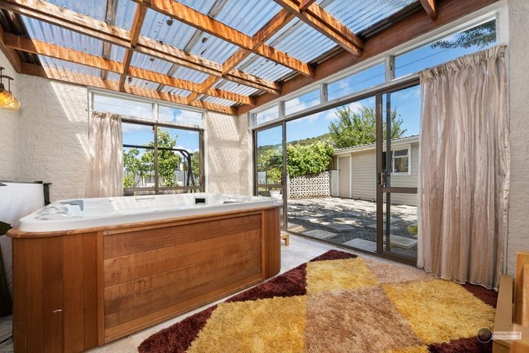 Photo of property in 98 Longfellow Street, Trentham, Upper Hutt, 5018