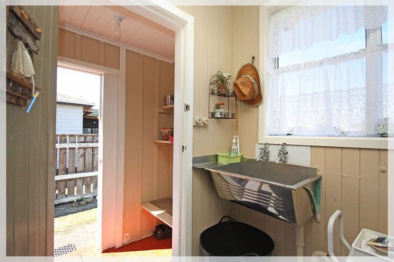 Photo of property in 40 Cook Street, Foxton, 4814