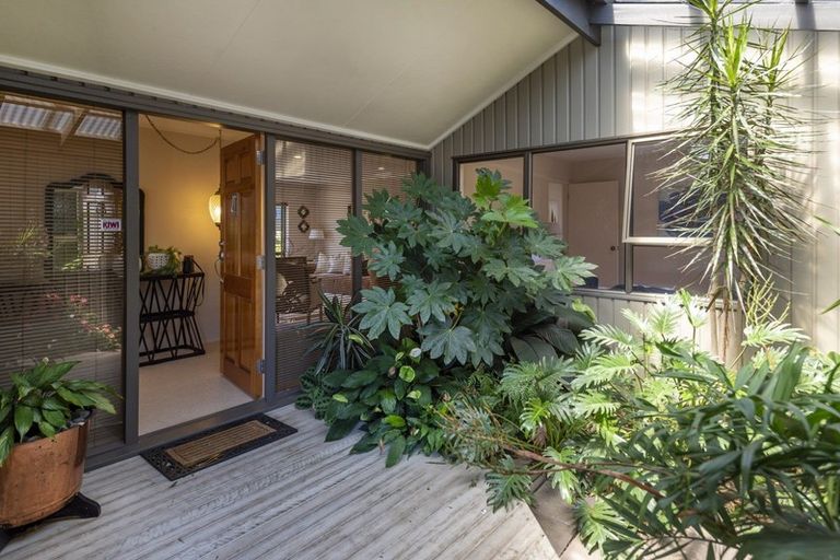 Photo of property in 5 Falstaff Place, Half Moon Bay, Auckland, 2012