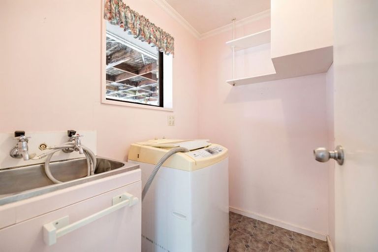 Photo of property in 16 Kuri Place, Wanaka, 9305