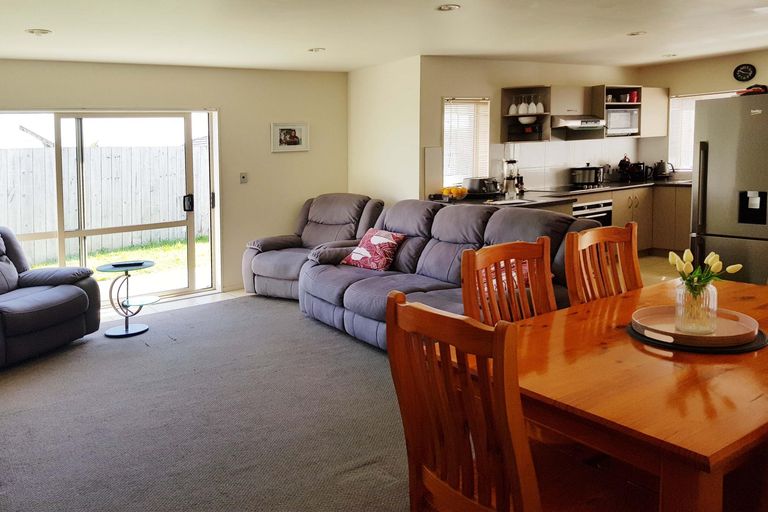 Photo of property in 42 Keri Vista Rise, Papakura, 2110