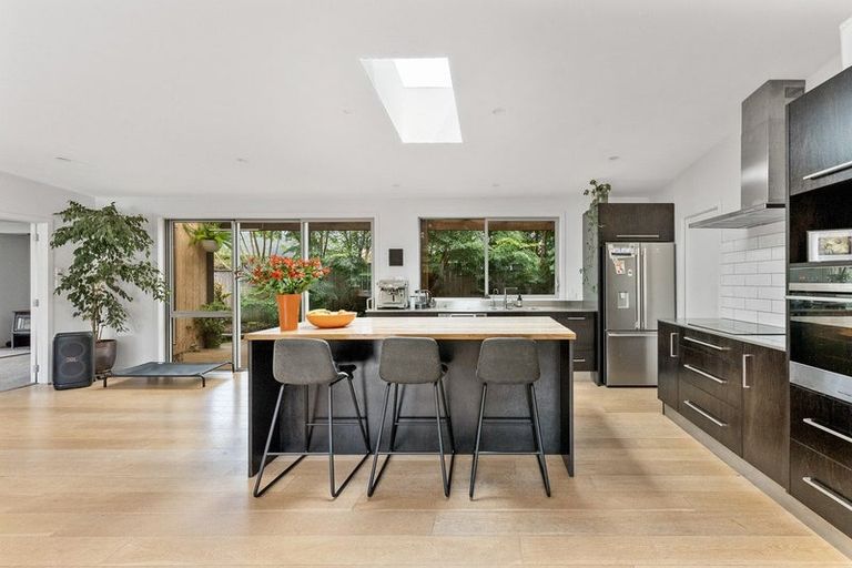 Photo of property in 37a Donnelly Street, Oakura, 4314