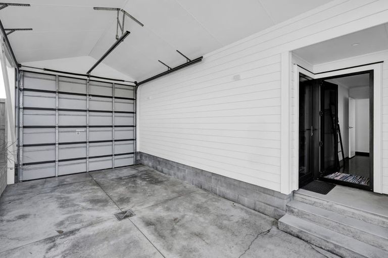 Photo of property in 6 Pebble Beach Court, Waiwhakaiho, New Plymouth, 4312