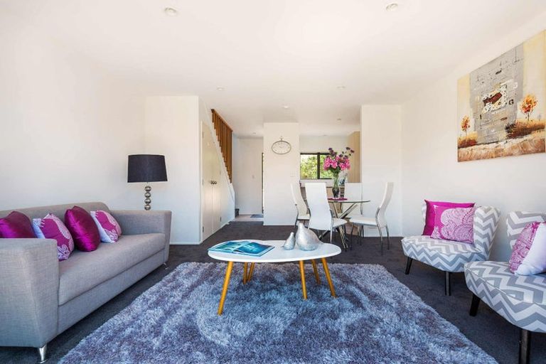 Photo of property in 9/44 Fields Parade, Oteha, Auckland, 0632