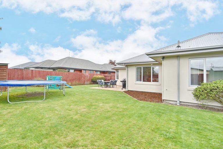 Photo of property in 11 Kotare Avenue, Rangiora, 7400