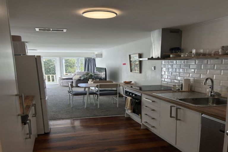 Photo of property in 14 Trelissick Crescent, Ngaio, Wellington, 6035