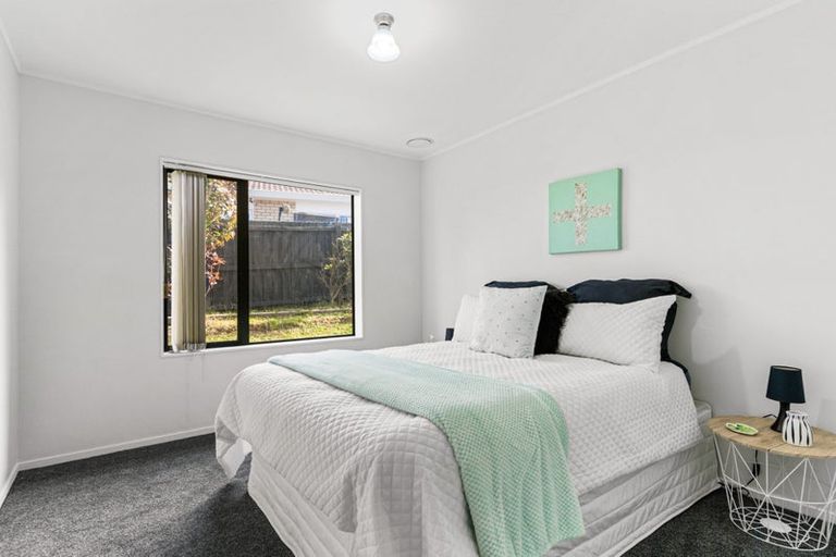 Photo of property in 9 Eloise Place, Clendon Park, Auckland, 2103