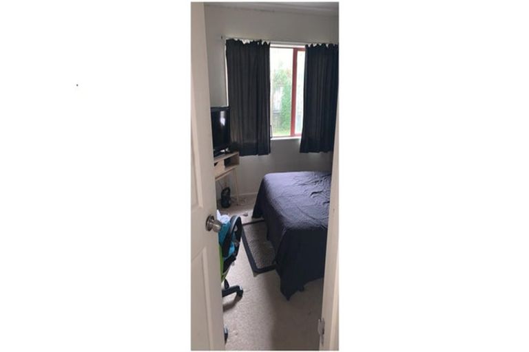 Photo of property in 24 Gendo Avenue, Henderson, Auckland, 0612