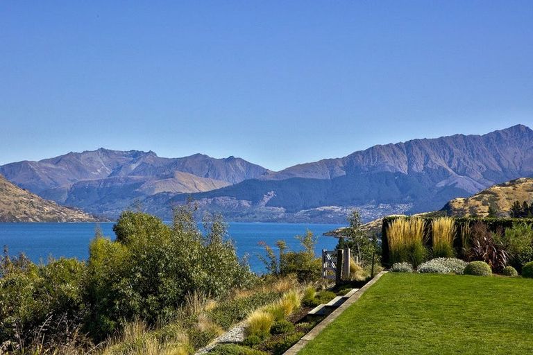 Photo of property in 10 Bluff View Terrace, Drift Bay, Queenstown, 9371