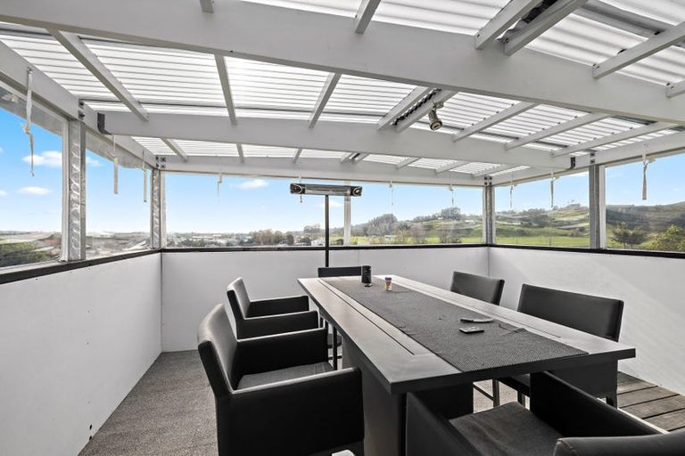 Photo of property in 9 Awaroa Road, Helensville, 0800