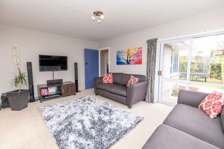 Photo of property in 30 Radbrook Street, Avonhead, Christchurch, 8042