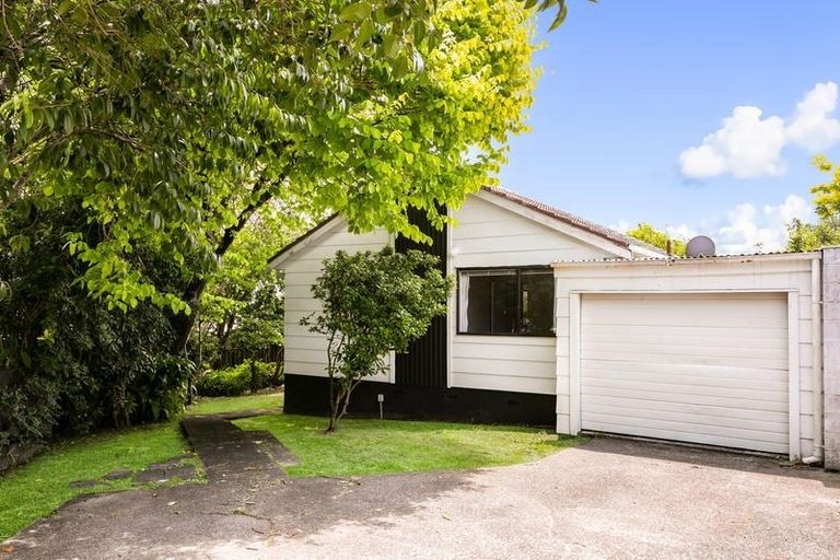 Photo of property in 111 Seymour Road, Sunnyvale, Auckland, 0612