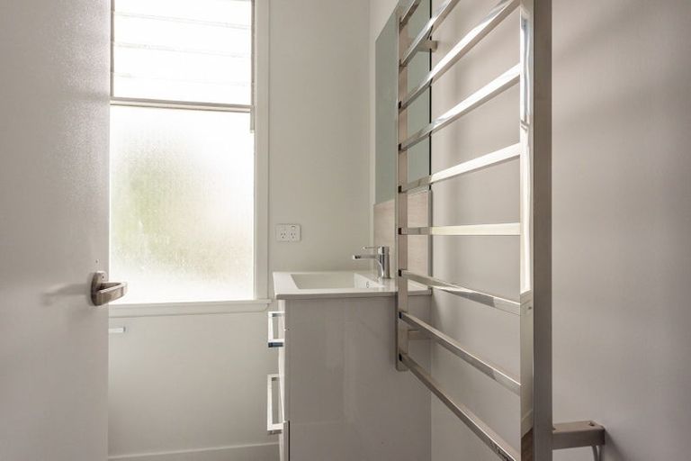 Photo of property in 15 Hall Street, Newtown, Wellington, 6021