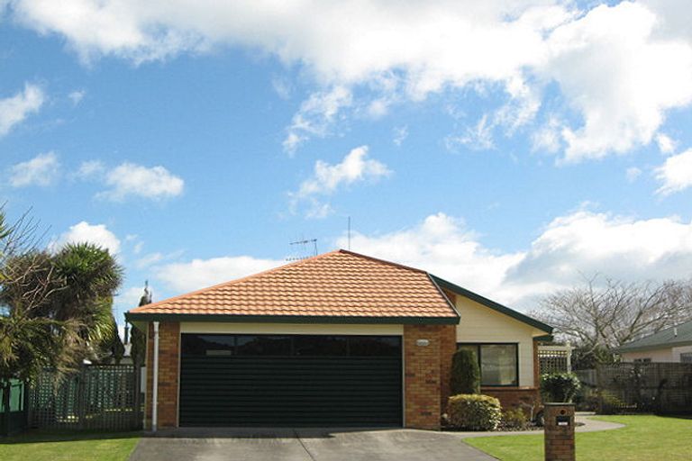 Photo of property in 3 Edgewater Grove, Whakatane, 3120