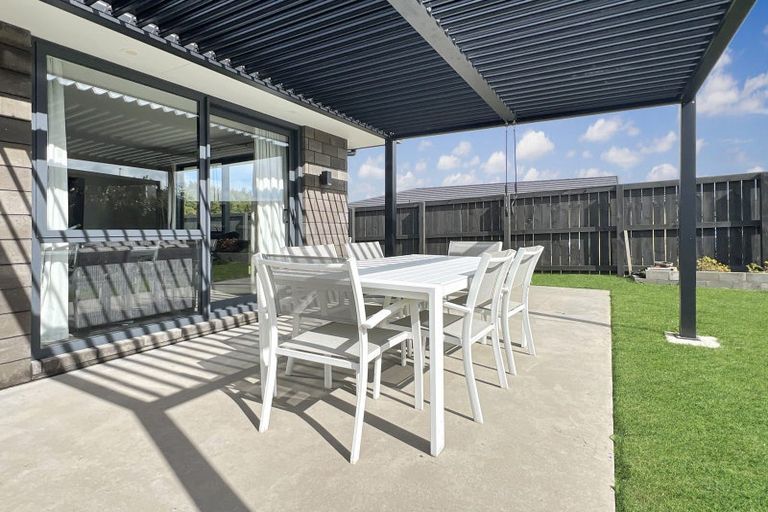 Photo of property in 3 Omahuru Road, Glenbrook, 2681