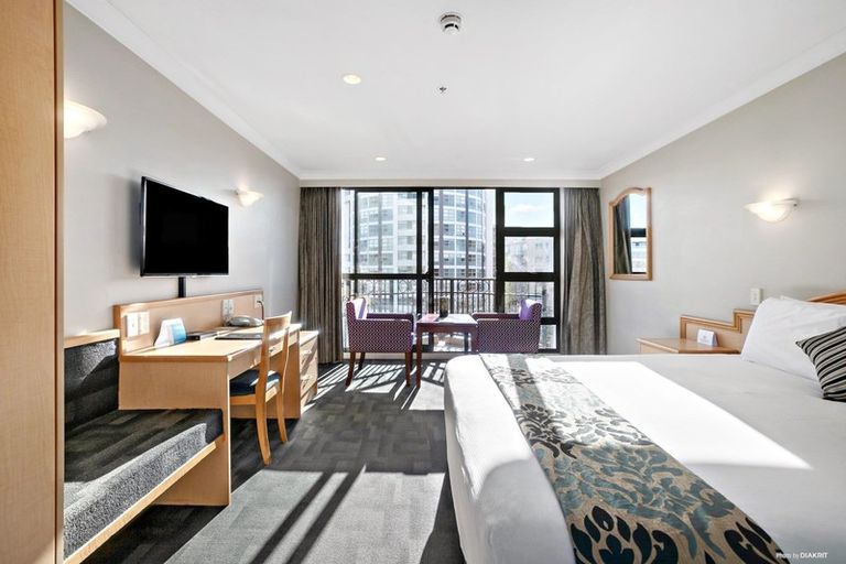 Photo of property in 26 Crompton Road, Massey, Auckland, 0614