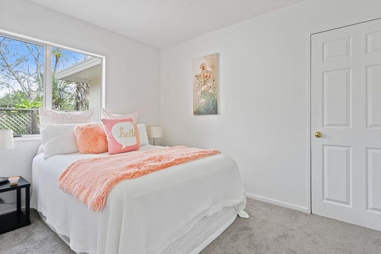 Photo of property in 31 Makora Road, Massey, Auckland, 0614