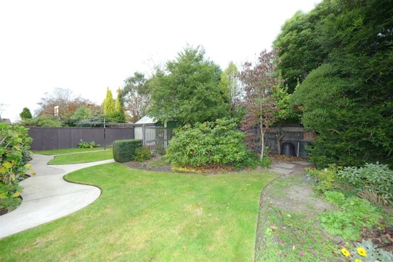 Photo of property in 219 Maidstone Road, Avonhead, Christchurch, 8042