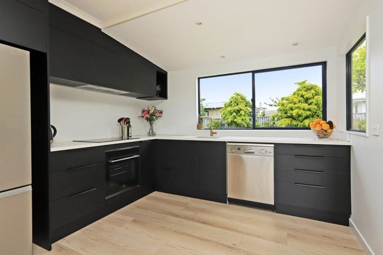 Photo of property in 16 Airini Road, Waimarama, Havelock North, 4294