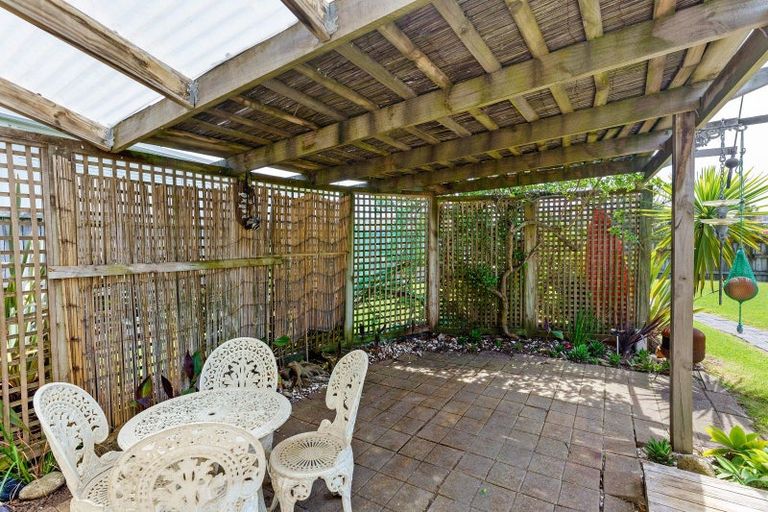 Photo of property in 19 Karaka Street, Otaki Beach, Otaki, 5512
