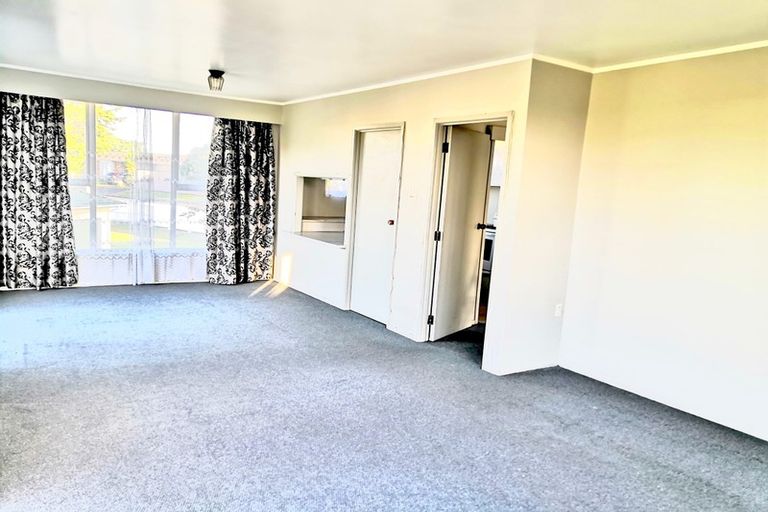 Photo of property in 143 Waimumu Road, Massey, Auckland, 0614