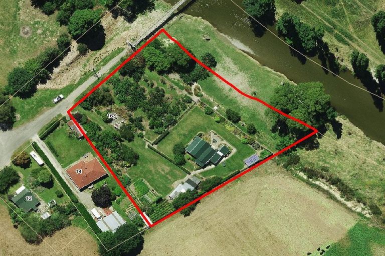 Photo of property in 16 Murphy Street, Dunback, Palmerston, 9483