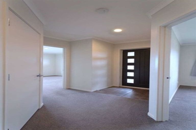 Photo of property in 1 Burford Way, Rolleston, 7615